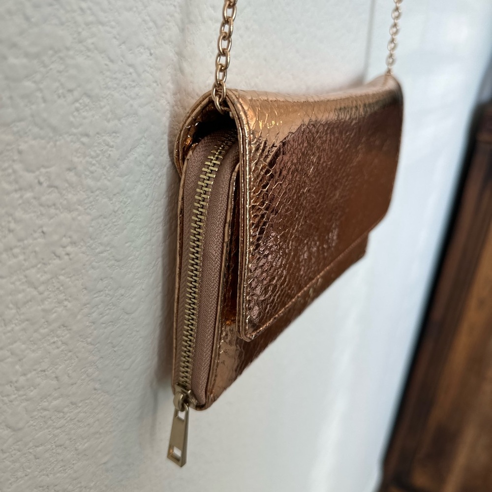 ☀️ ANTHROPOLOGY Rose Gold Metallic Chain Clutch Crossbody NWOT - Picture 3 of 14